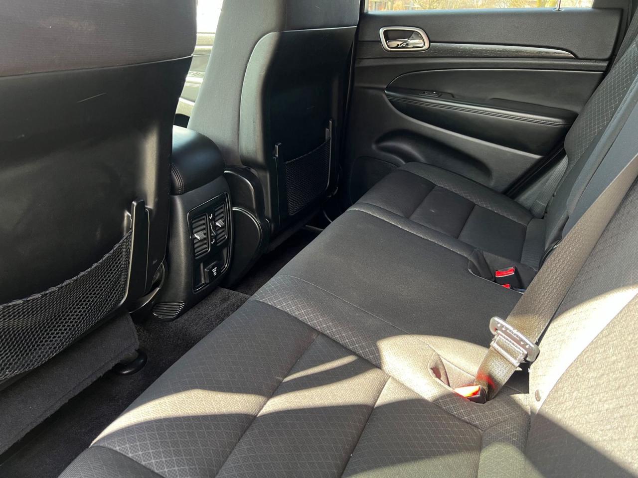 2018 Jeep Grand Cherokee LAREDO 4WD - Photo #15