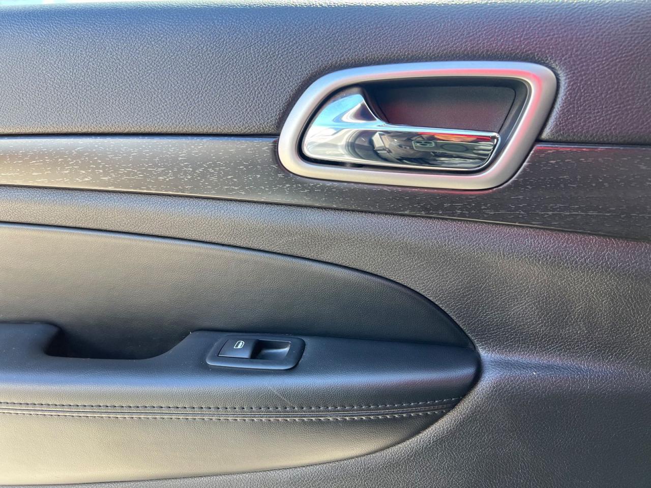 2018 Jeep Grand Cherokee LAREDO 4WD - Photo #16