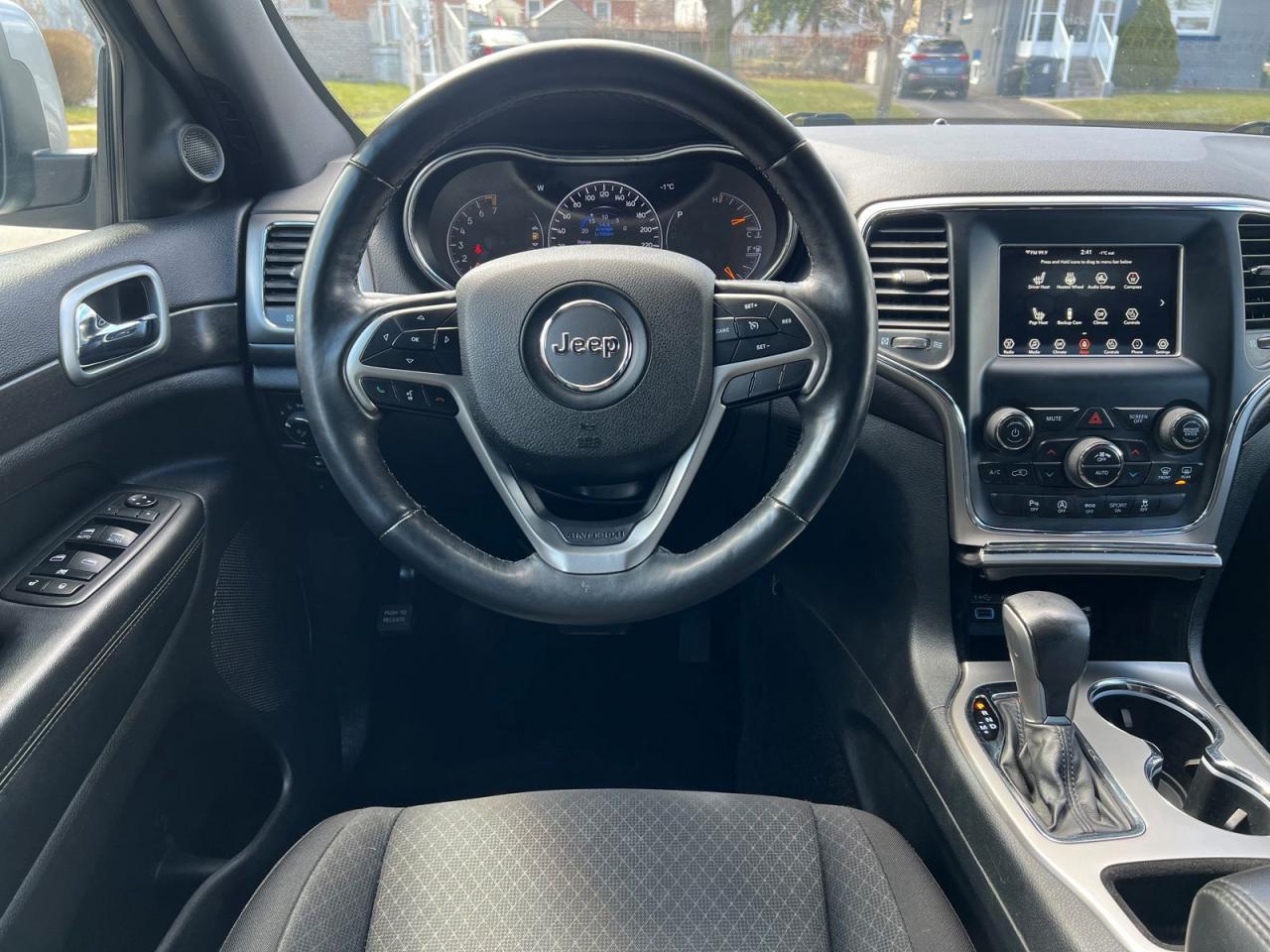 2018 Jeep Grand Cherokee LAREDO 4WD - Photo #18