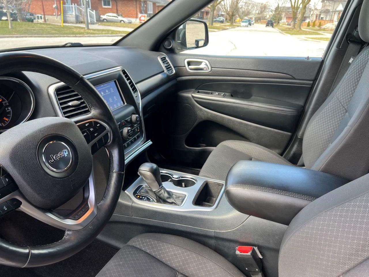 2018 Jeep Grand Cherokee LAREDO 4WD - Photo #21