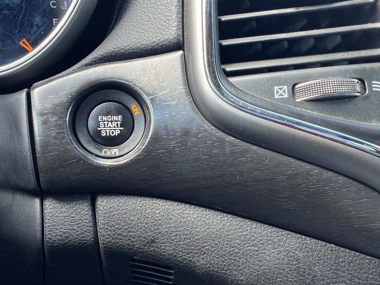 2018 Jeep Grand Cherokee LAREDO 4WD - Photo #28