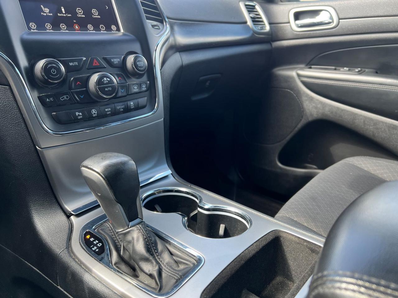 2018 Jeep Grand Cherokee LAREDO 4WD - Photo #29