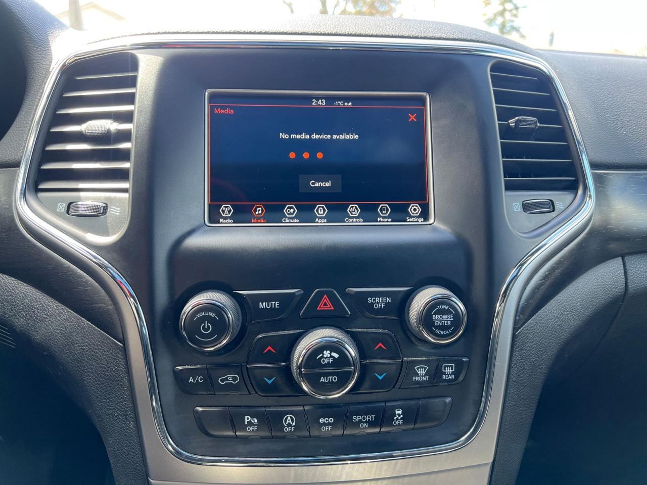 2018 Jeep Grand Cherokee LAREDO 4WD - Photo #32