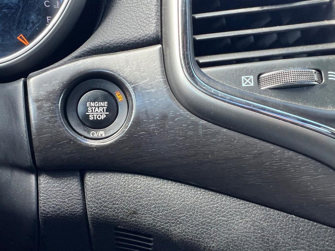 2018 Jeep Grand Cherokee LAREDO 4WD - Photo #28