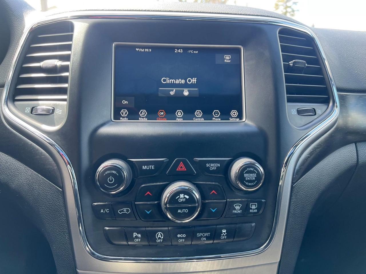 2018 Jeep Grand Cherokee LAREDO 4WD - Photo #31