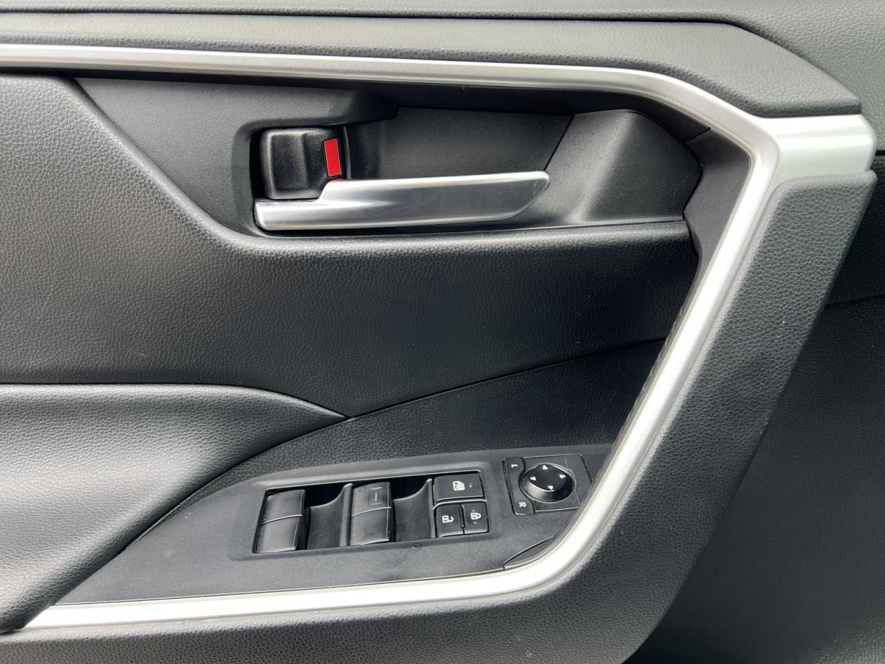 2021 Toyota RAV4 XLE - Photo #23