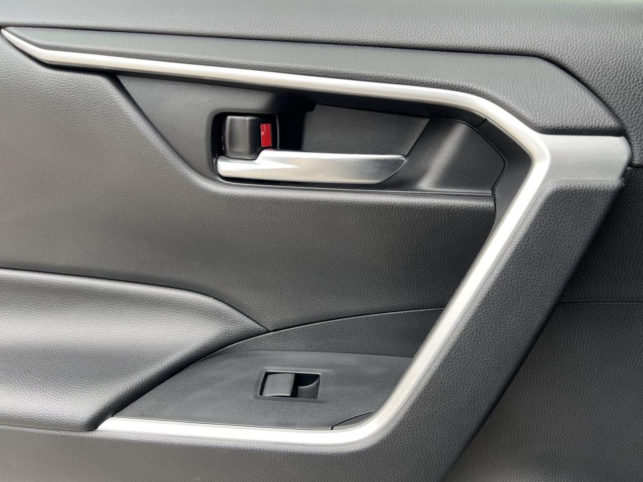 2021 Toyota RAV4 XLE - Photo #29