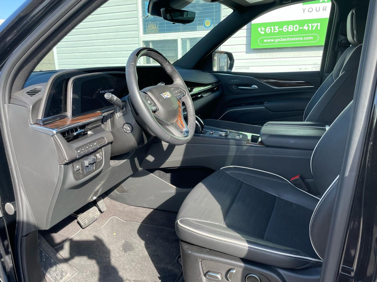 2023 Cadillac Escalade 4WD Premium Luxury - Photo #13