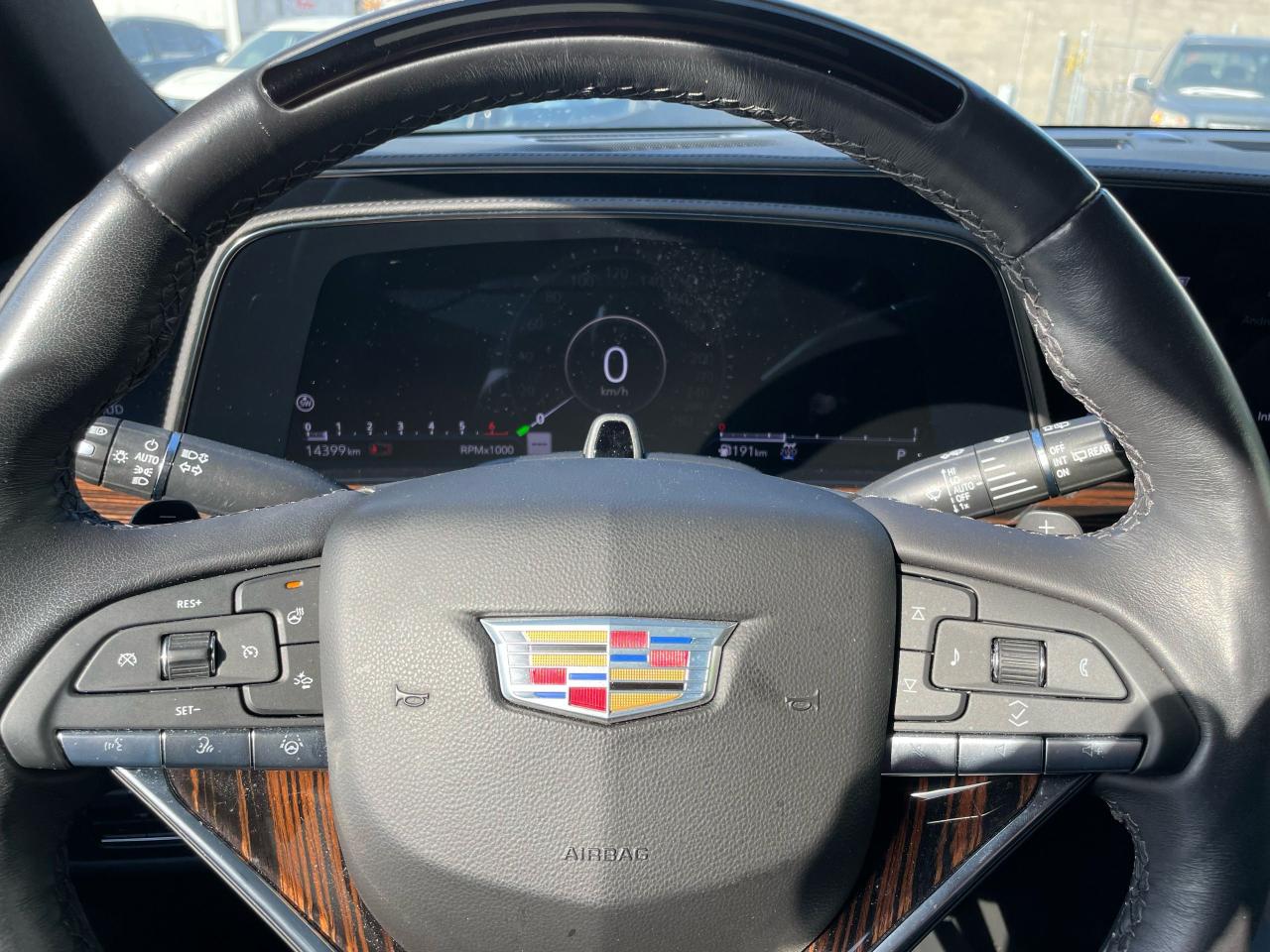 2023 Cadillac Escalade 4WD Premium Luxury - Photo #15