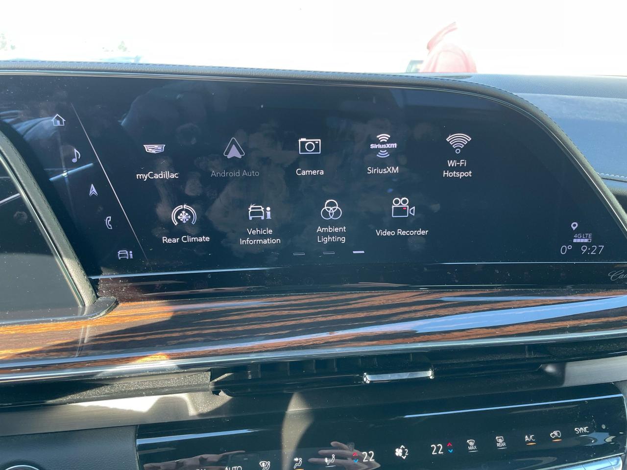 2023 Cadillac Escalade 4WD Premium Luxury - Photo #16