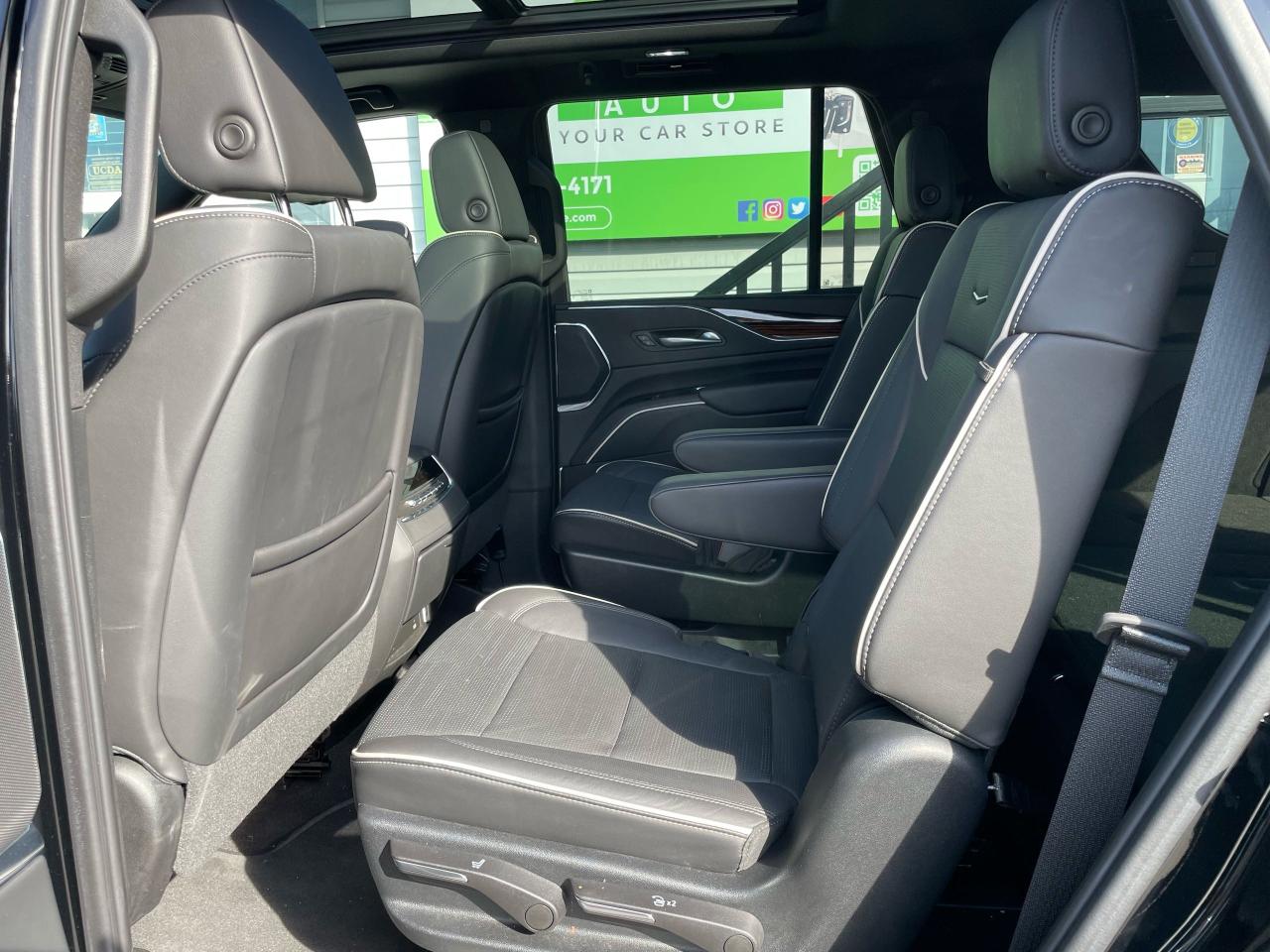 2023 Cadillac Escalade 4WD Premium Luxury - Photo #32