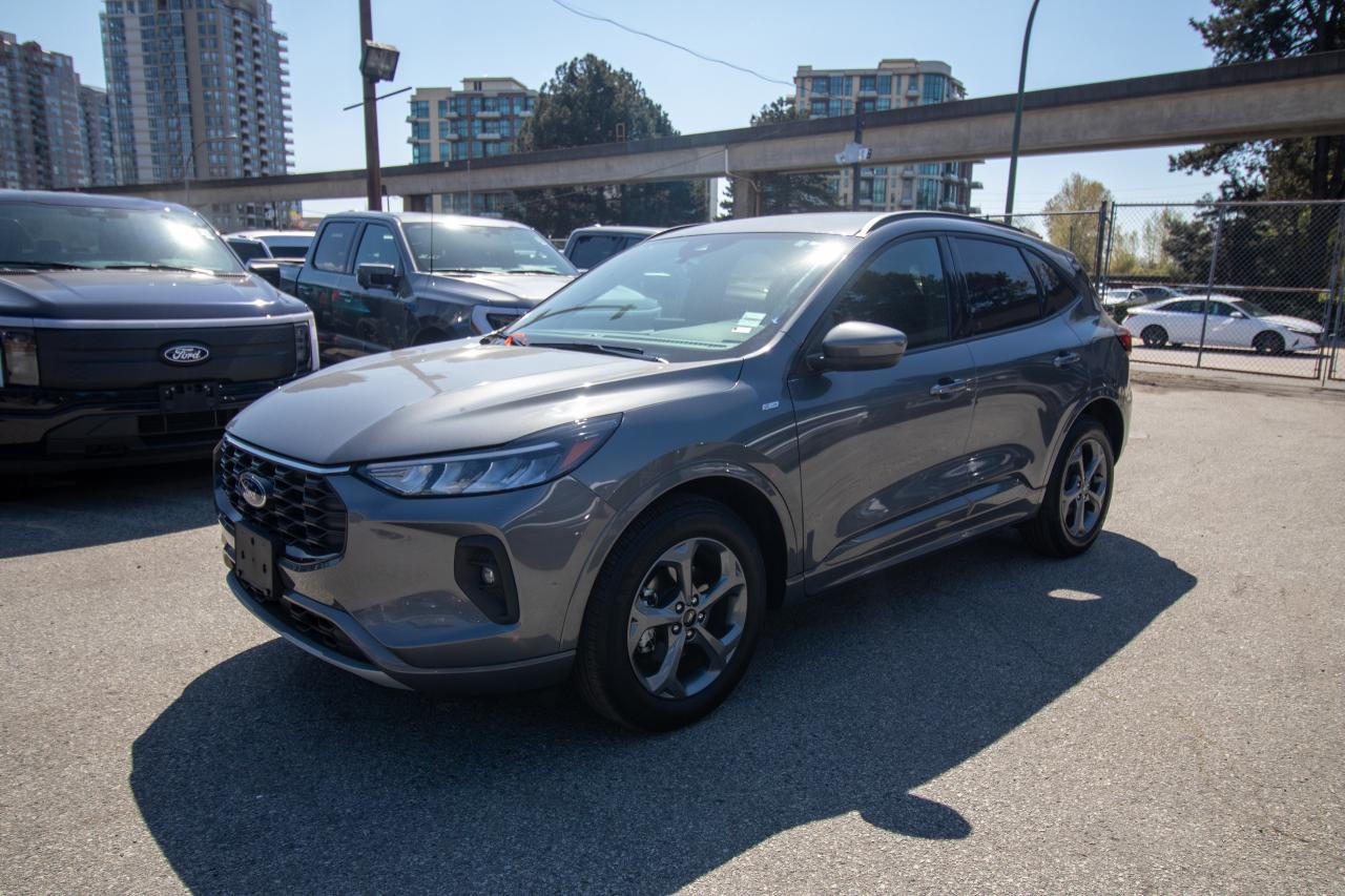 2023 Ford Escape ST-Line Select AWD Photo