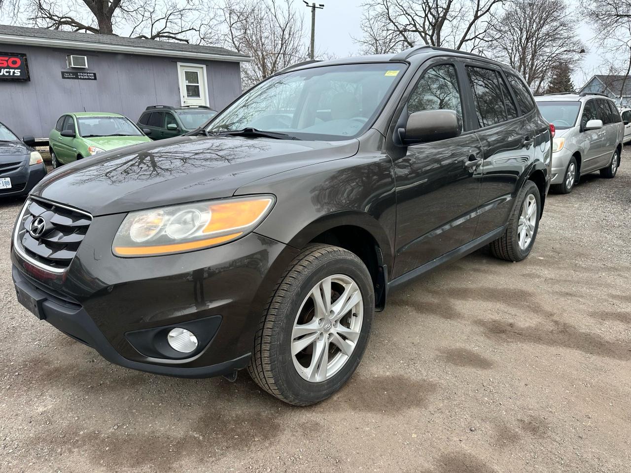 2011 Hyundai Santa Fe GL Premium - Photo #2
