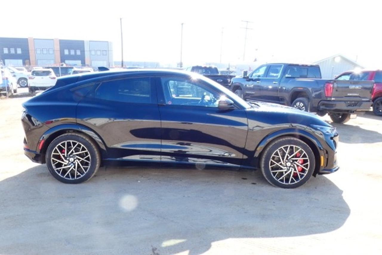 2022 Ford Mustang Mach-E GT elec. Performance Ed. AWD w/Htd L.wrap, NAV,BUC - Photo #5