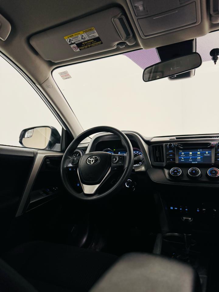 2018 Toyota RAV4 LE AWD - Photo #19