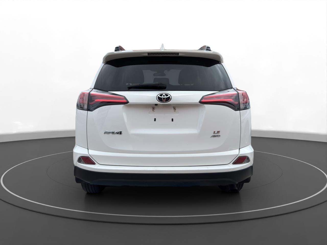 2018 Toyota RAV4 LE AWD - Photo #6