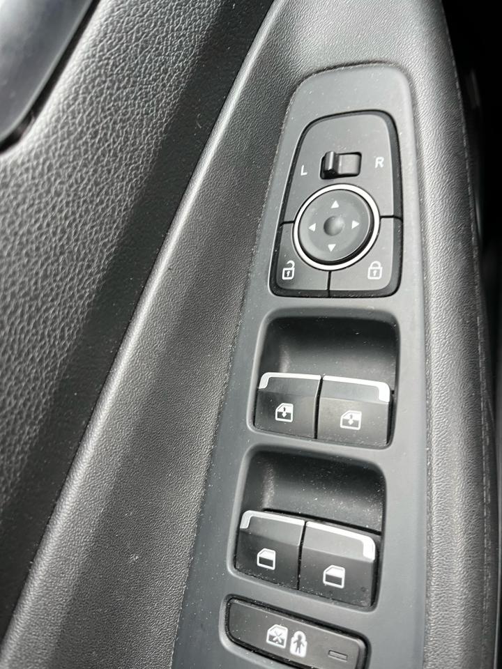 2023 Hyundai Santa Fe Preferred Photo