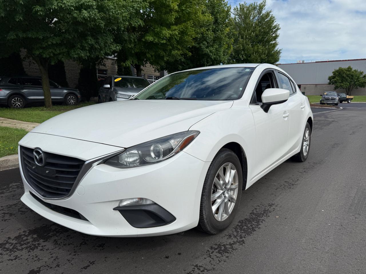 2015 Mazda MAZDA3 GS AUTO, HEATED SEATS, BACK-UP CAMERA, ALLOYS!