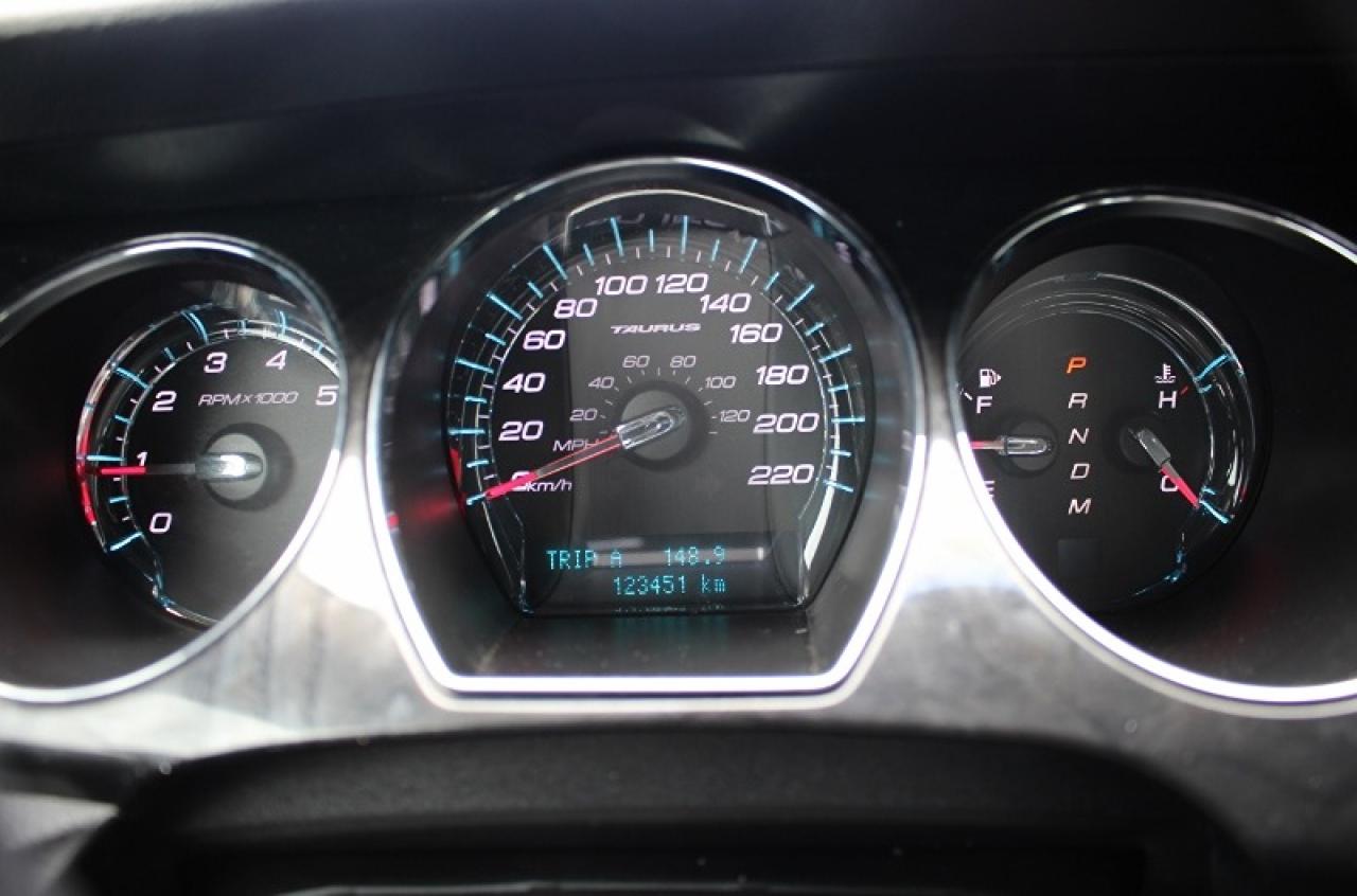 2012 Ford Taurus Limited*Super Low Ks*AWD*Heated Leather*Bluetooth - Photo #24