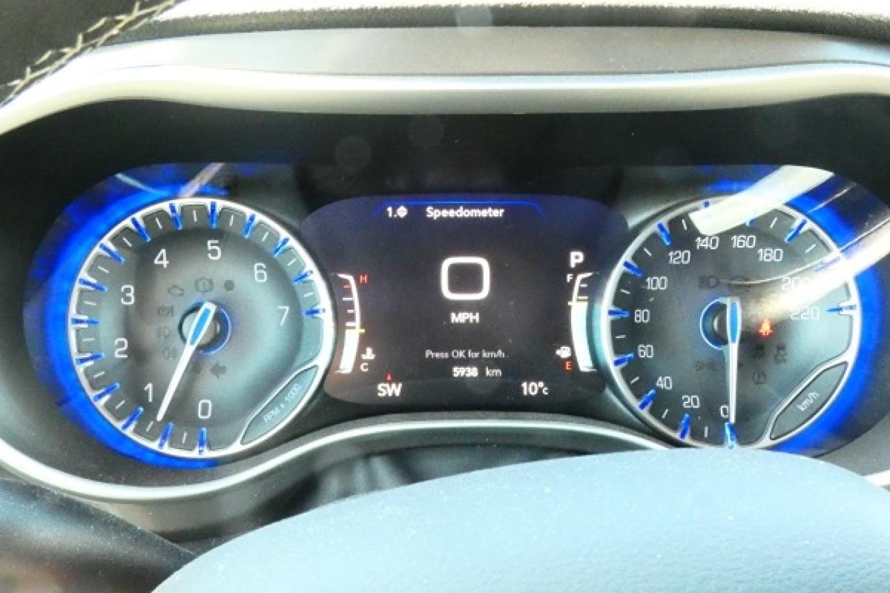 2023 Chrysler Pacifica Touring L FWD w/Htd Leather, BUC - Photo #13