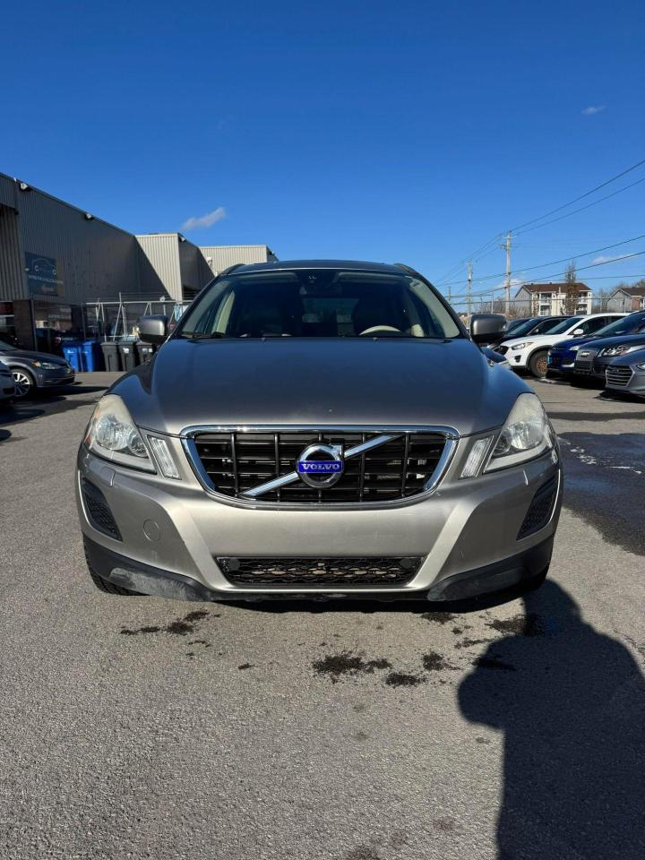 2013 Volvo XC60  - Photo #2