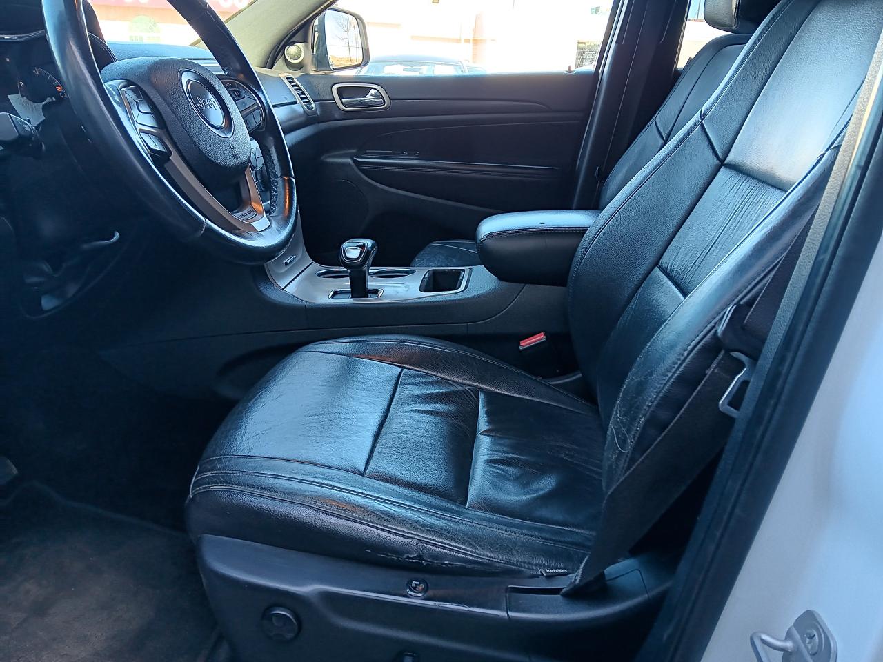 2015 Jeep Grand Cherokee 4X4, Leather, Remote, Tow Package - Photo #15