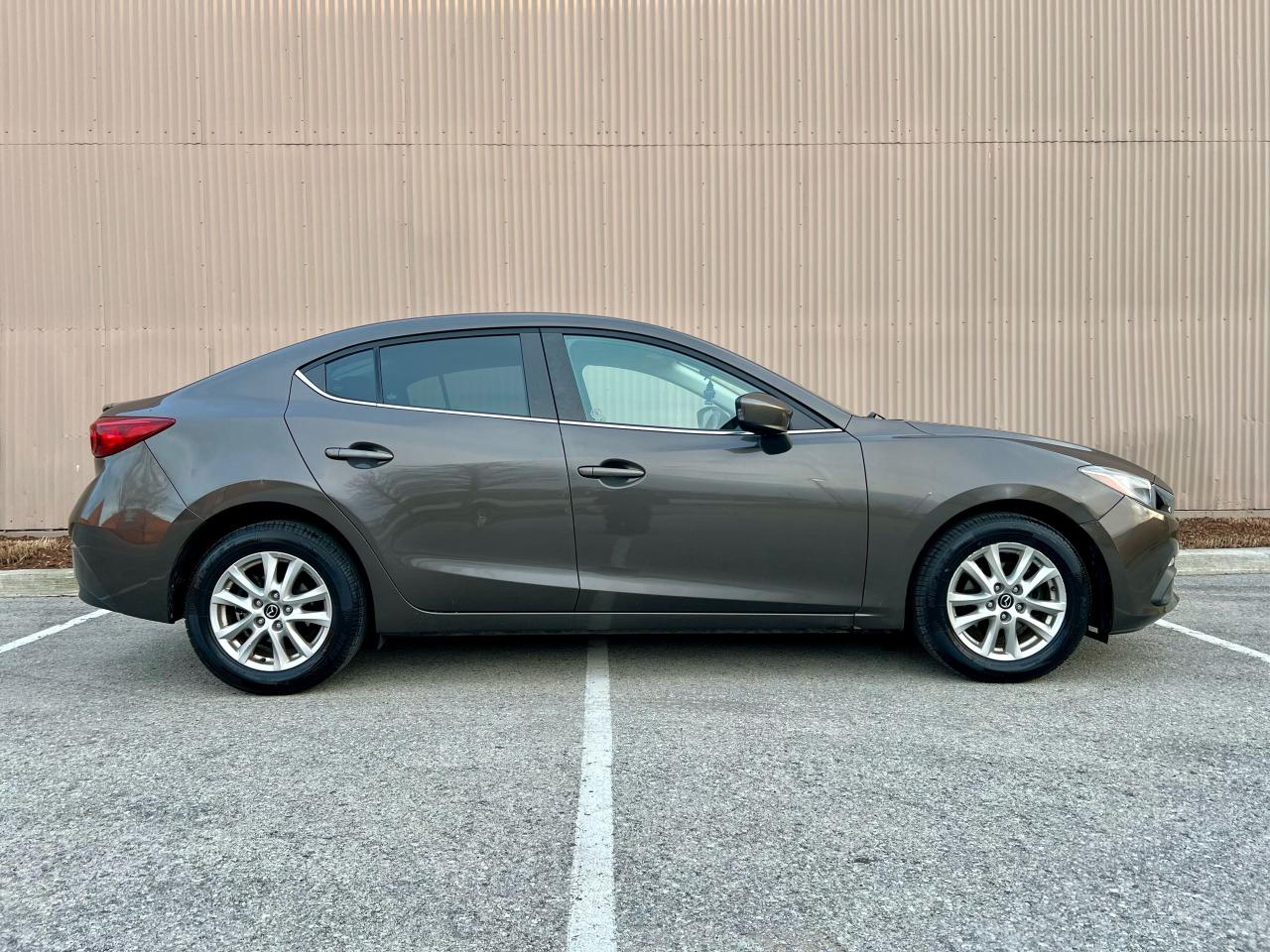 2014 Mazda MAZDA3 GS-SKY - Photo #5