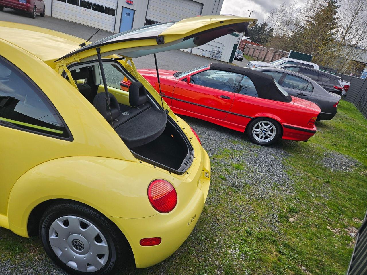 2000 Volkswagen New Beetle  - Photo #5