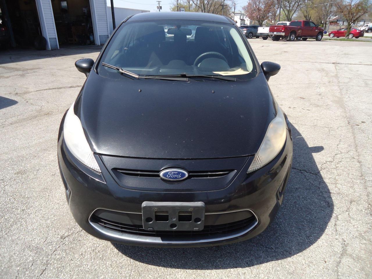 2011 Ford Fiesta 5dr HB SE - Photo #3