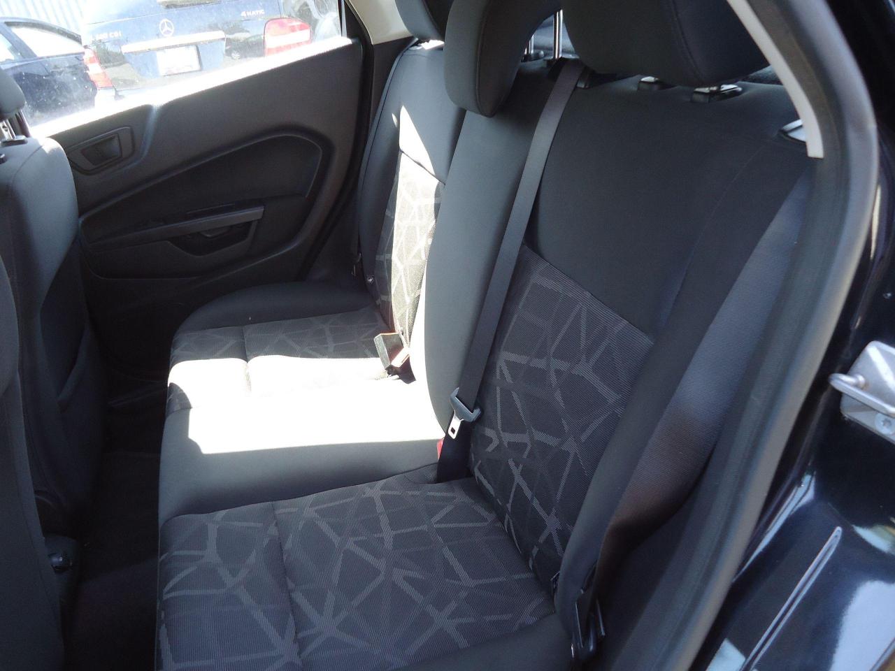 2011 Ford Fiesta 5dr HB SE - Photo #7