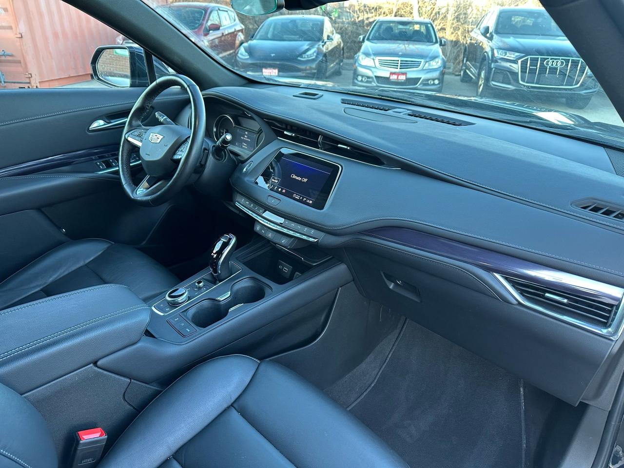 2023 Cadillac XT4 AWD Luxury - Photo #12