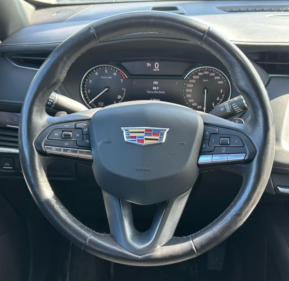 2023 Cadillac XT4 AWD Luxury - Photo #9