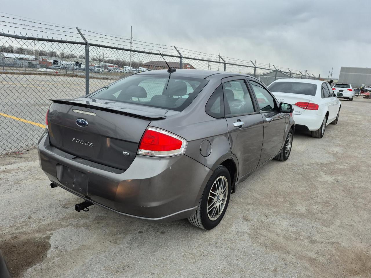 2011 Ford Focus SE - Photo #4