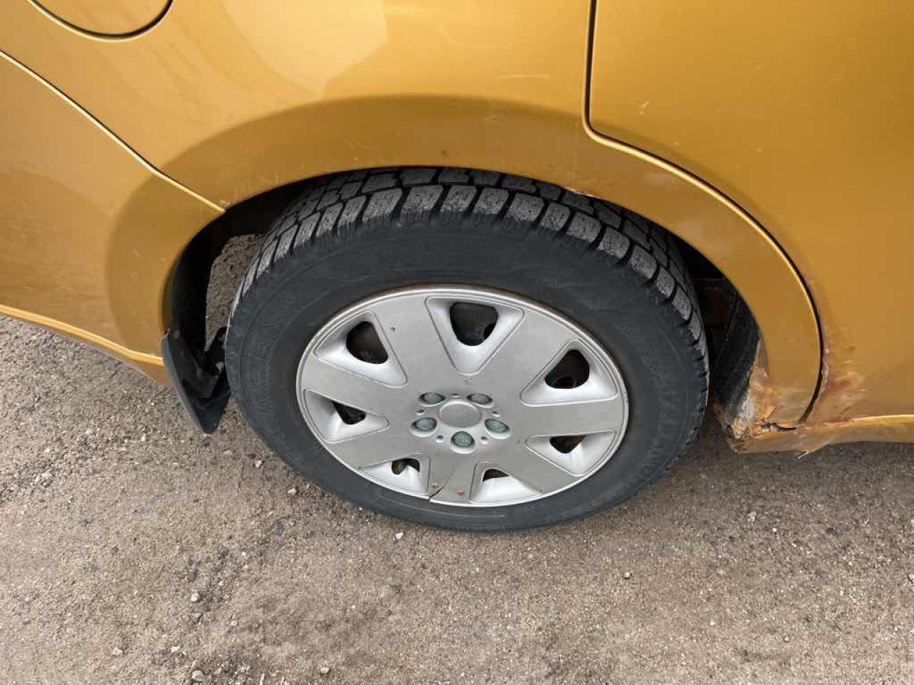 2009 Ford Focus SE - Photo #17