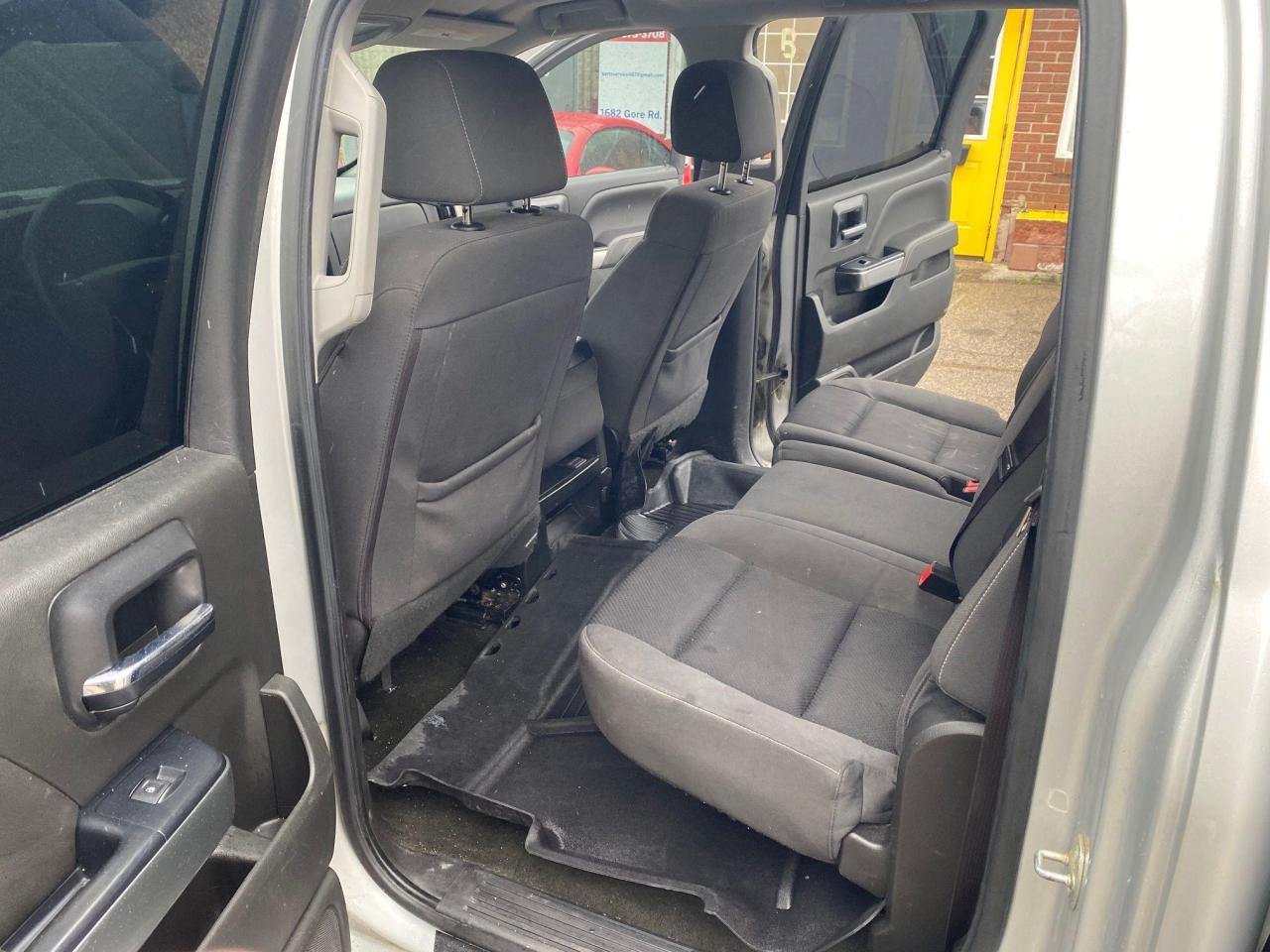 2017 Chevrolet Silverado 1500 LT 4WD Crew Cab 143.5" - Photo #11