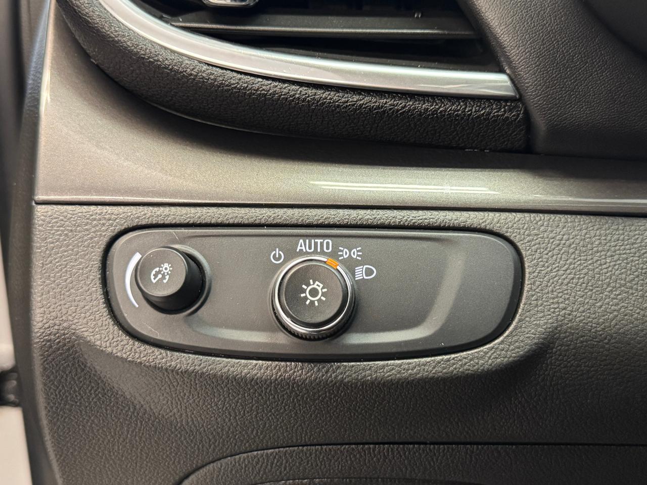 2017 Buick Encore Preferred+ApplePlay+Camera+A/C+CLEAN CARFAX Photo107