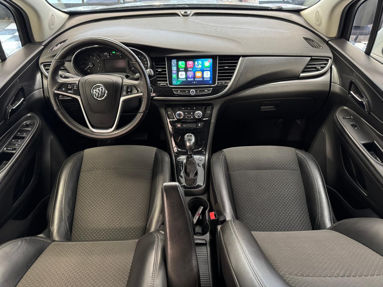 2017 Buick Encore Preferred+ApplePlay+Camera+A/C+CLEAN CARFAX Photo2