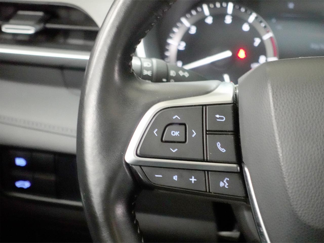 2020 Toyota Highlander XLE | AWD | 8 Pass | Sunroof | BSM | ACC | CarPlay