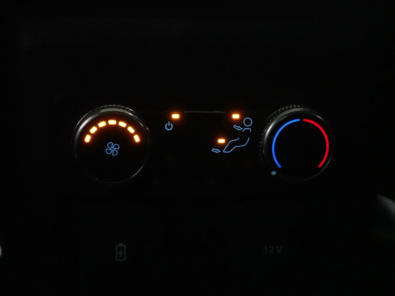 2023 Ford Explorer XLT | 4WD | Nav | Leather | Sunroof | CarPlay