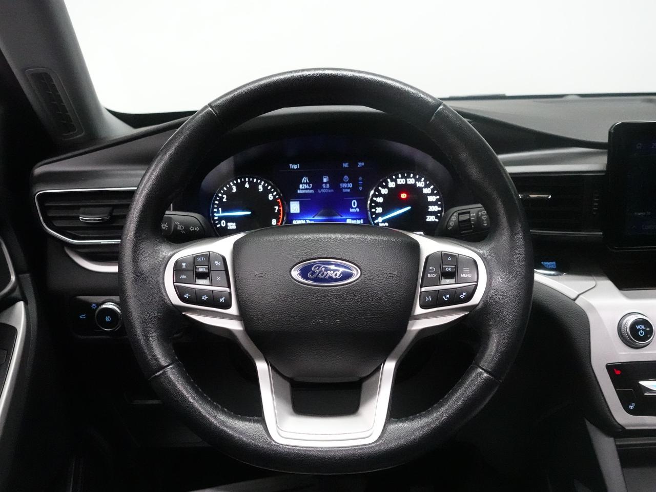 2023 Ford Explorer XLT | 4WD | Nav | Leather | Sunroof | CarPlay
