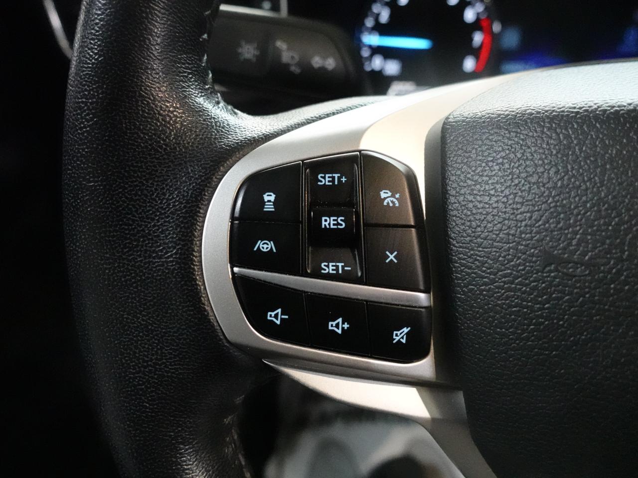 2023 Ford Explorer XLT | 4WD | Nav | Leather | Sunroof | CarPlay