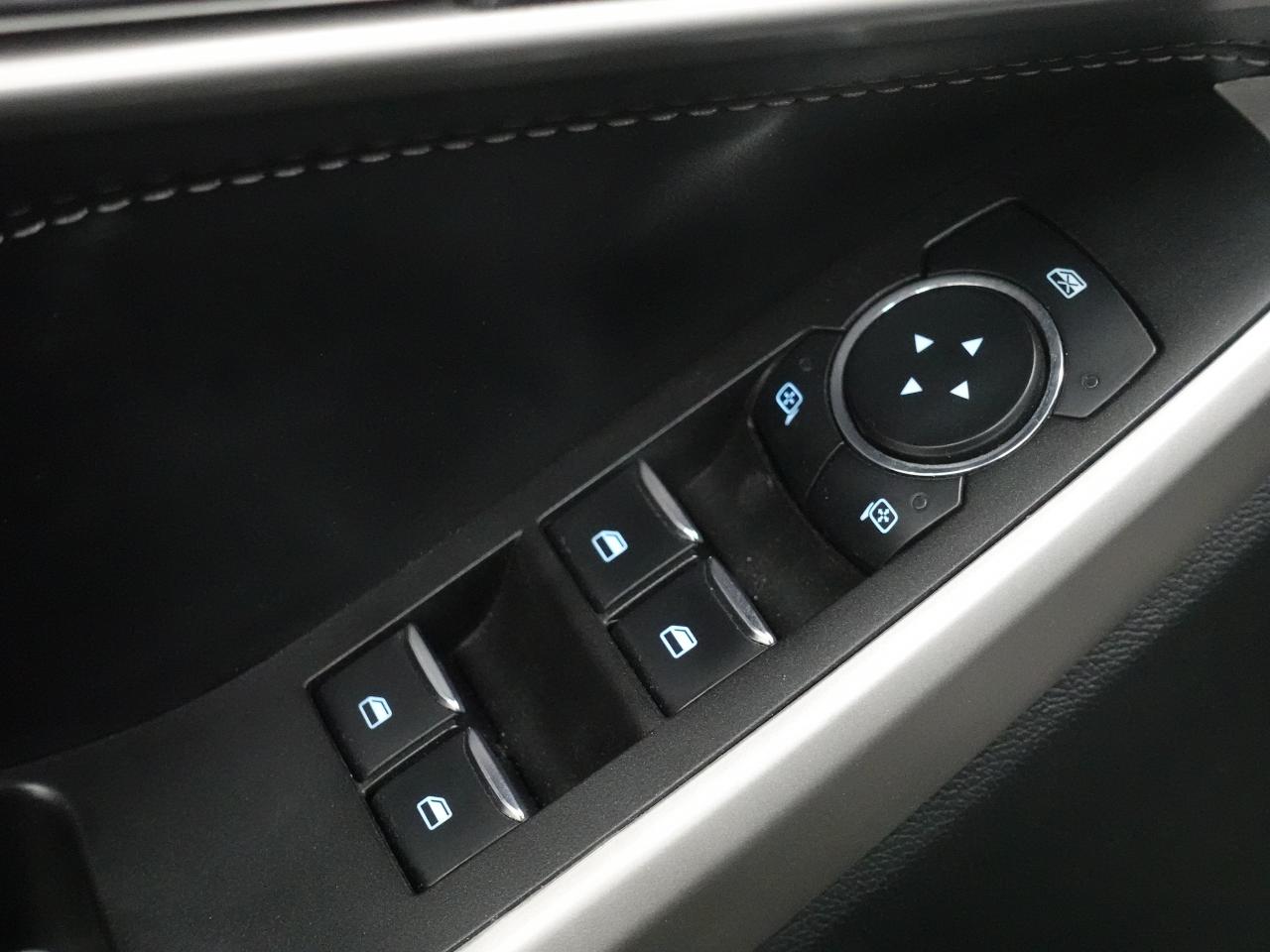 2023 Ford Explorer XLT | 4WD | Nav | Leather | Sunroof | CarPlay
