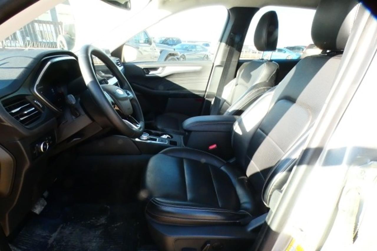 2024 Ford Escape Platinum AWD w/Htd Leather, NAV, BUC - Photo #11