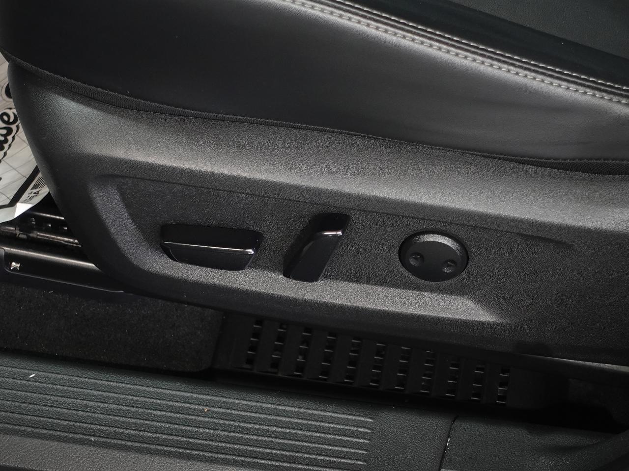 2023 Nissan Rogue SV MIDNIGHT | AWD | Sunroof | Leather | CarPlay