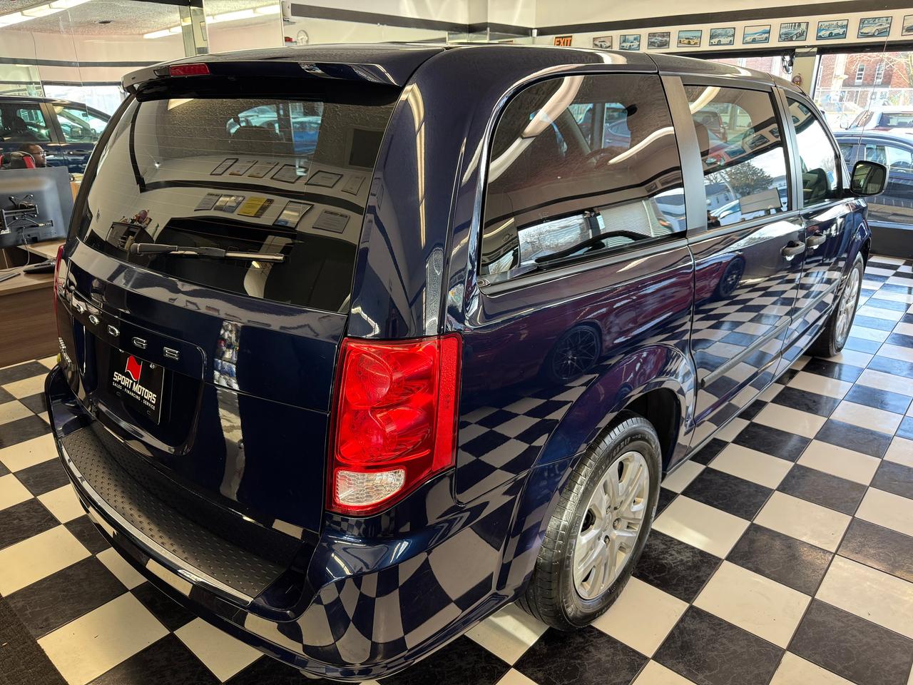 2017 Dodge Grand Caravan Canada Value PKG+A/C+CLEAN CARFAX+ACCIDENT FREE Photo
