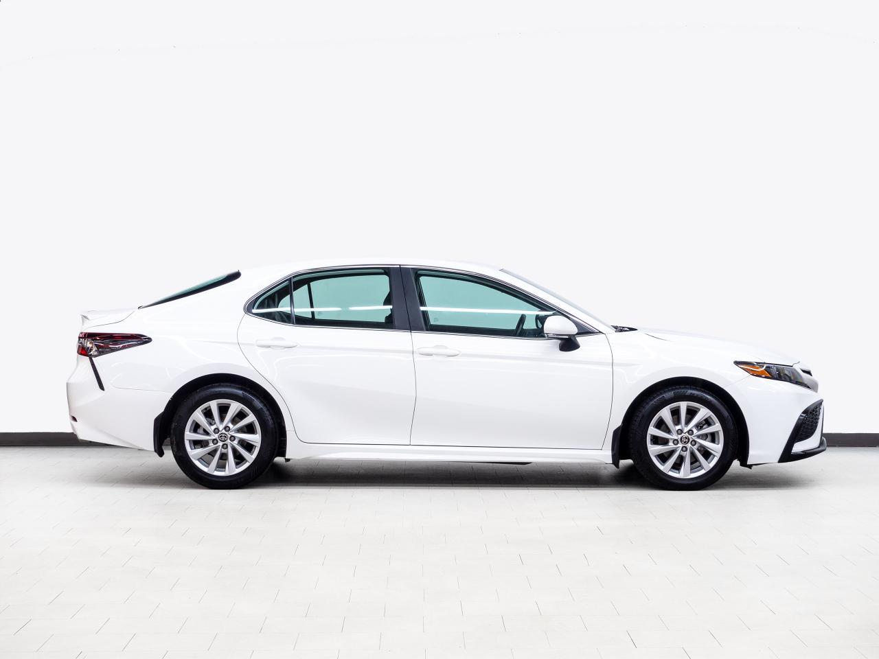 2023 Toyota Camry SE | Leather | LaneDep | Heated Seats | CarPlay Photo
