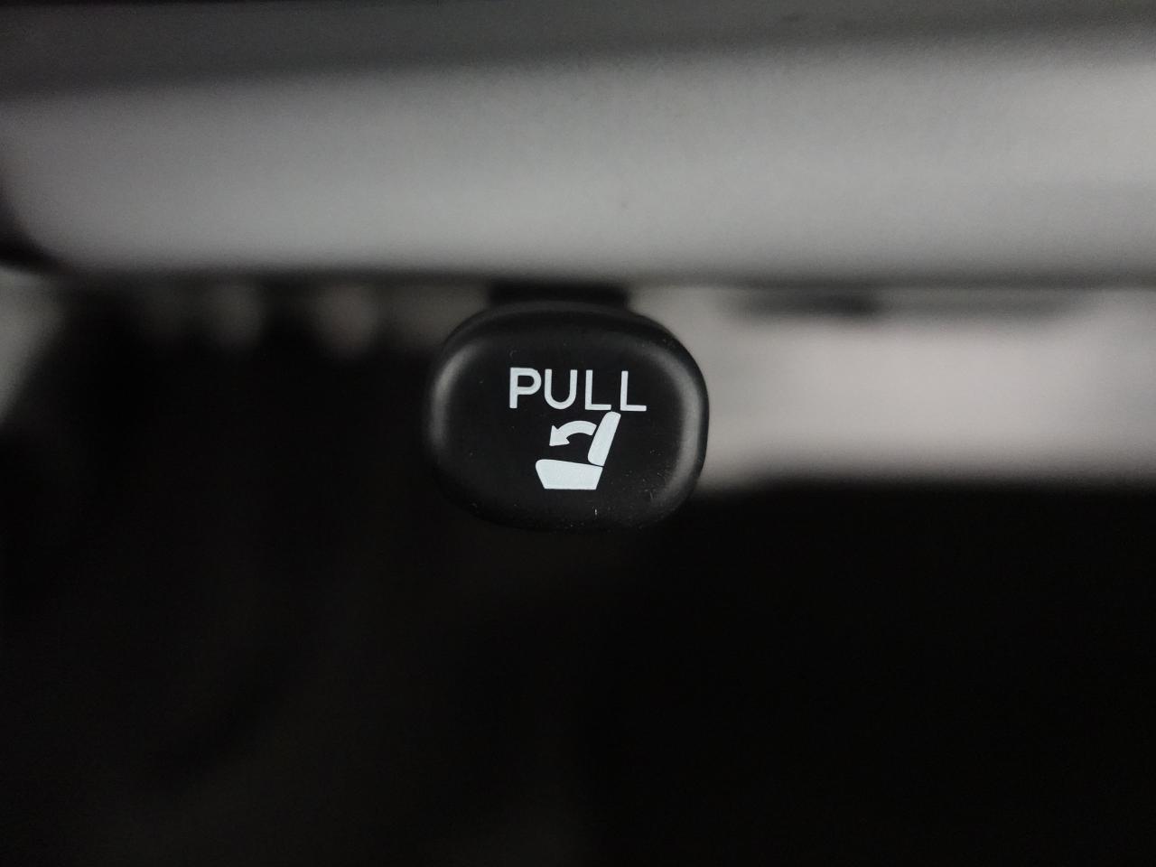 2023 Toyota Camry SE | Leather | LaneDep | Heated Seats | CarPlay Photo