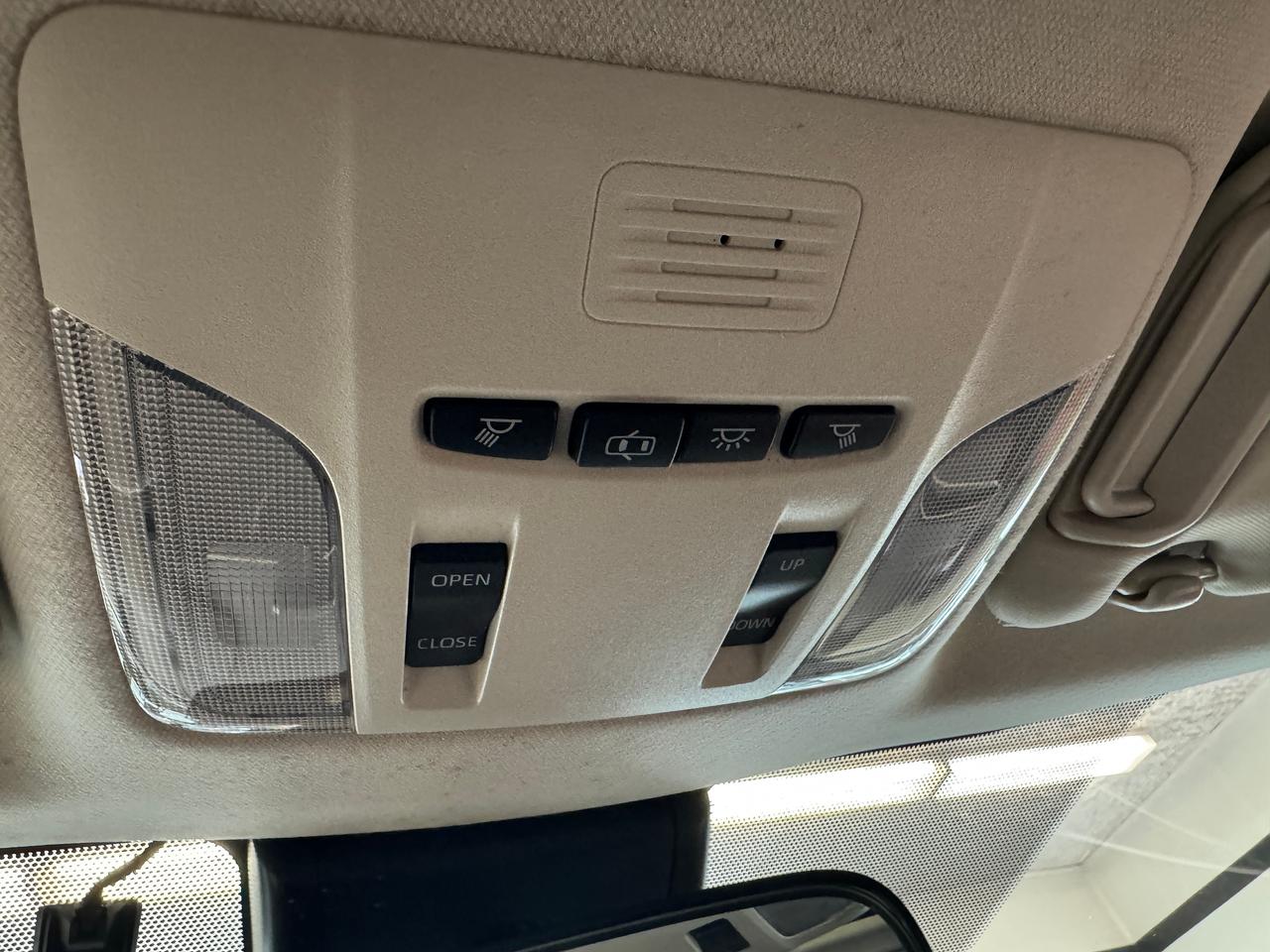 2020 Toyota Corolla LE Upgrade+New Tires+Brakes+One Owner+CLEAN CARFAX Photo