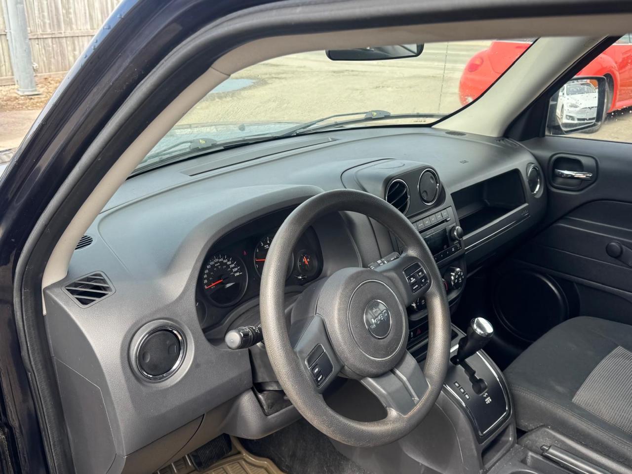 2011 Jeep Patriot AS IS, Sport, AUTO, ONE OWNER, NO ACCIDENT - Photo #10