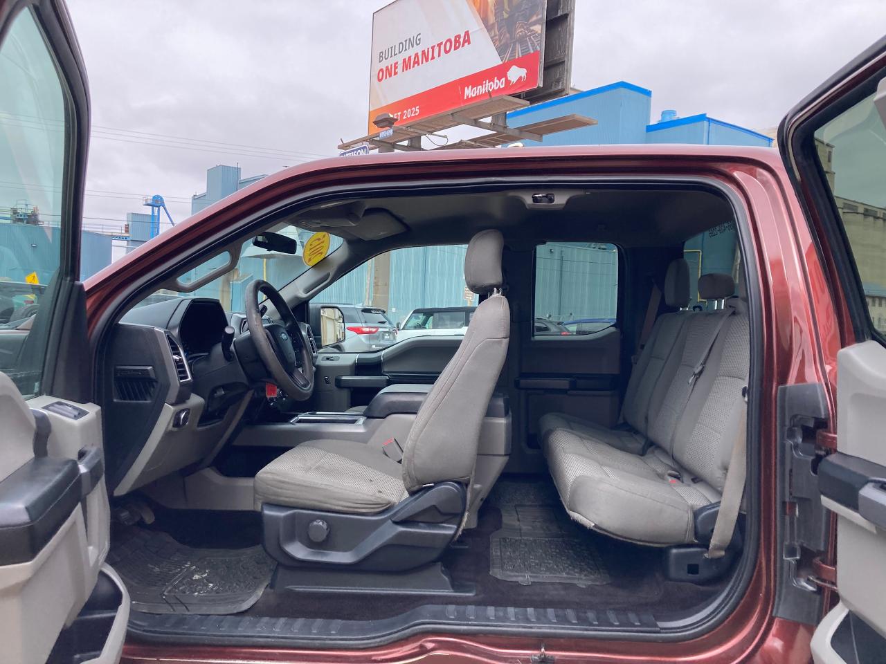 2015 Ford F-150 4WD SUPERCAB 145" XLT - Photo #8